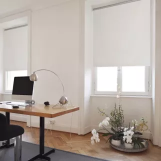 Рулонная штора светонепроницаемая Плайн 100х250 см белая