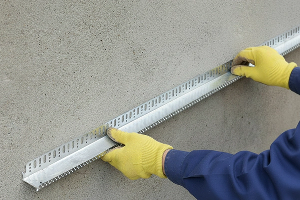 Монтаж первого ряда панелей