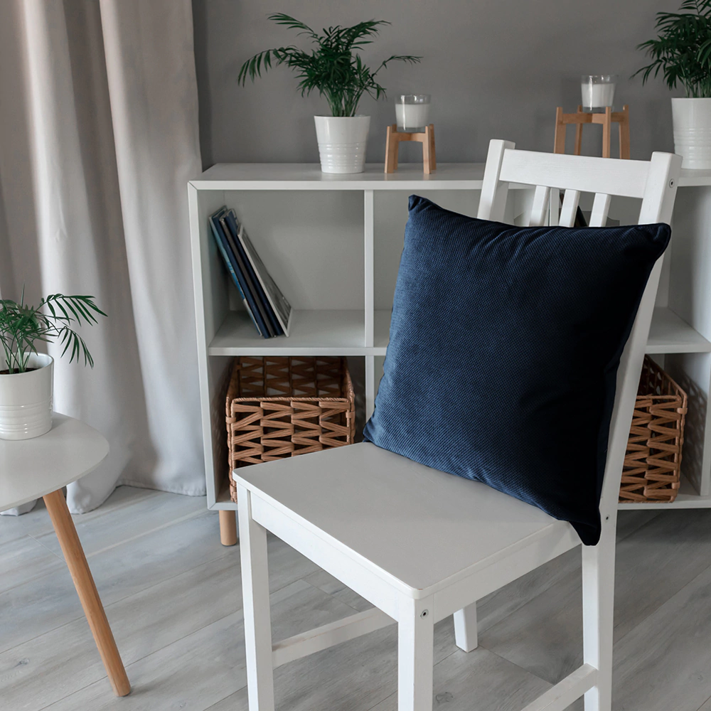 Подушка декоративная Грид темно-синяя 45х45 см