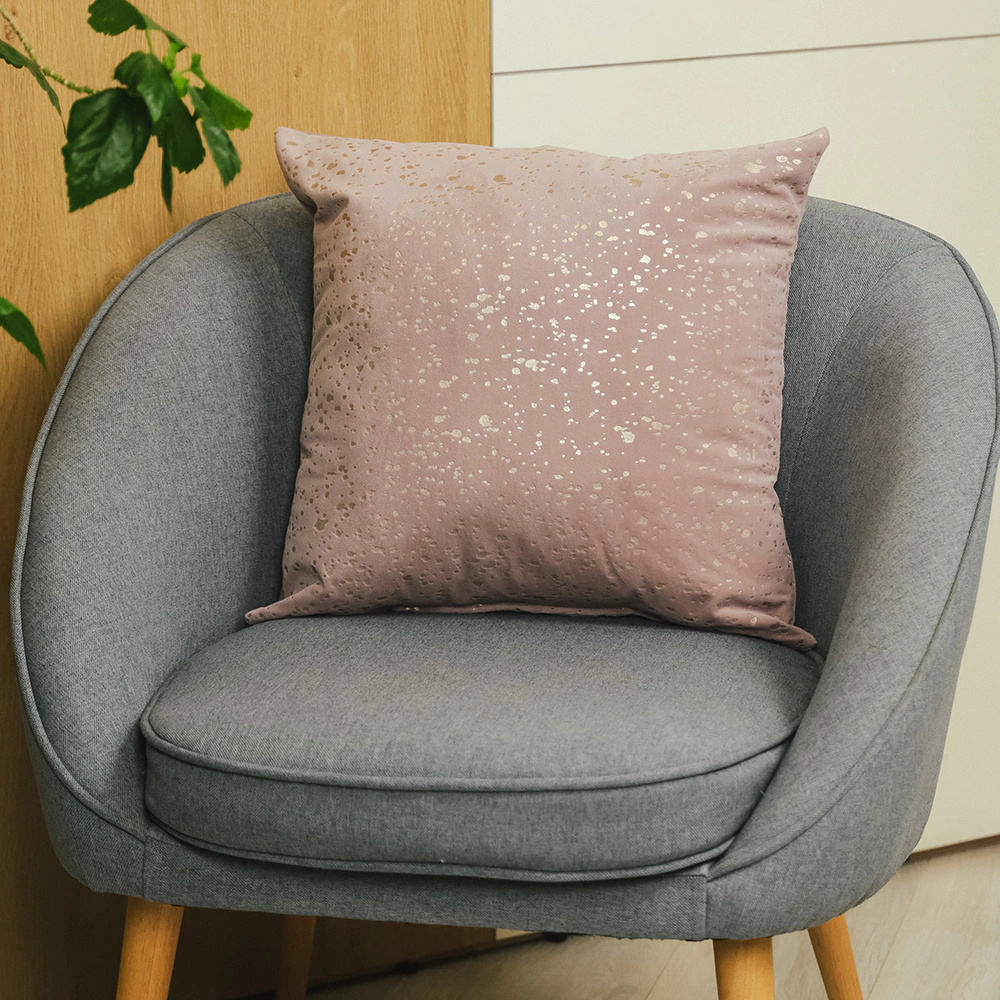 Подушка декоративная Капли 45х45 розовая