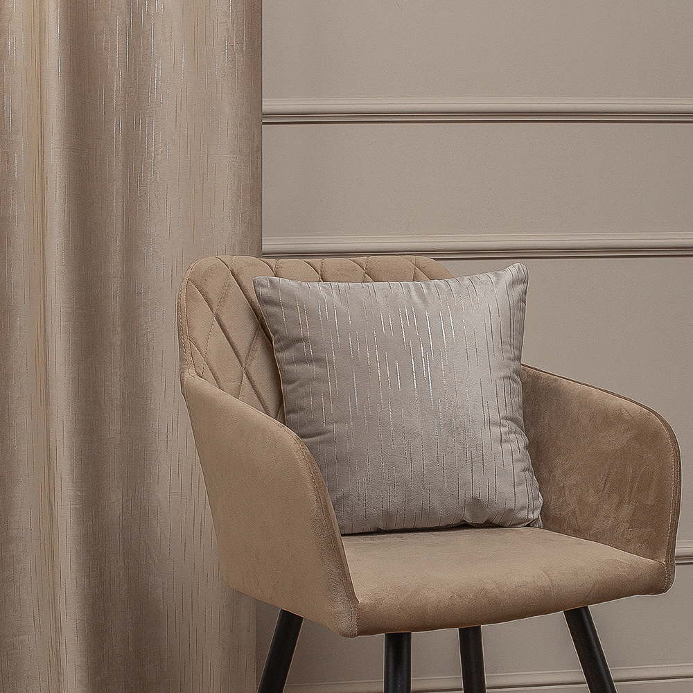 Подушка декоративная Бархат Линии 40х40 см бежевая