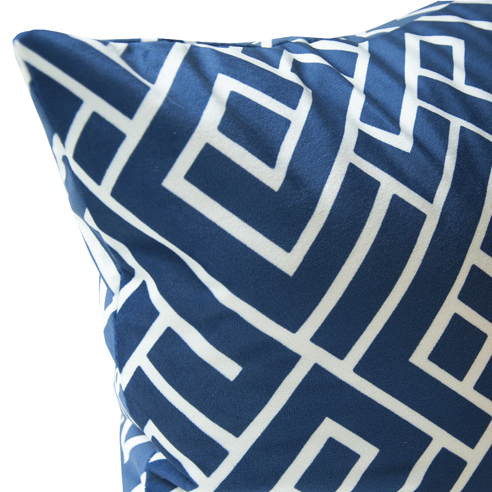 Подушка декоративная Лабиринт бархат 43х43 см