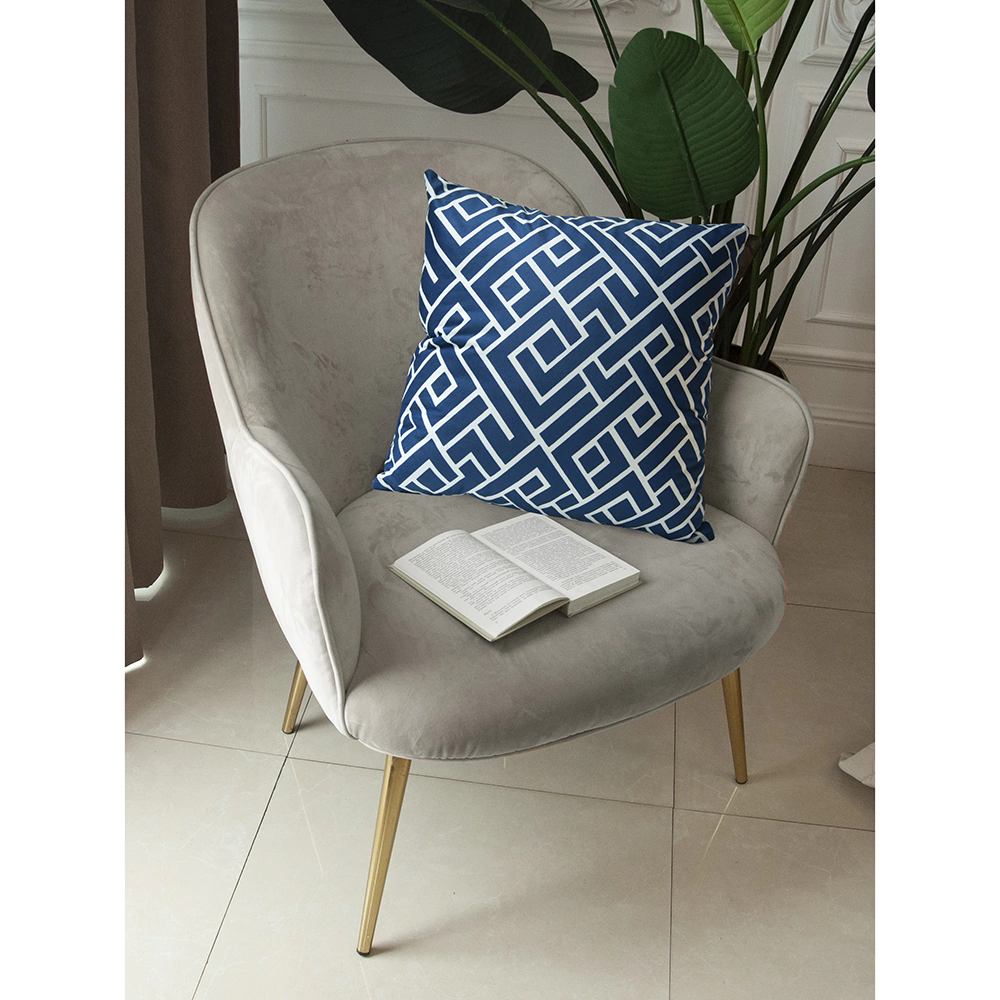 Подушка декоративная Лабиринт бархат 43х43 см