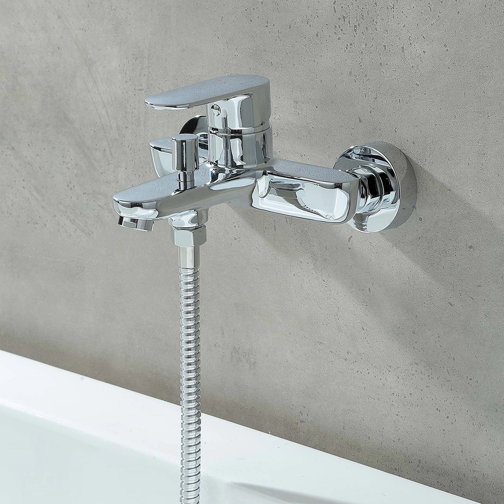 Смеситель для ванны AQUATEK Ника хром