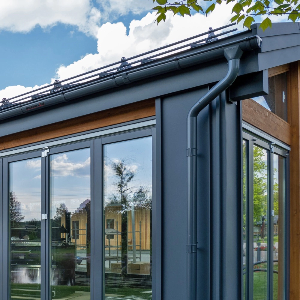 Колено для трубы Grand Line 90 мм 60° графит RAL 7024