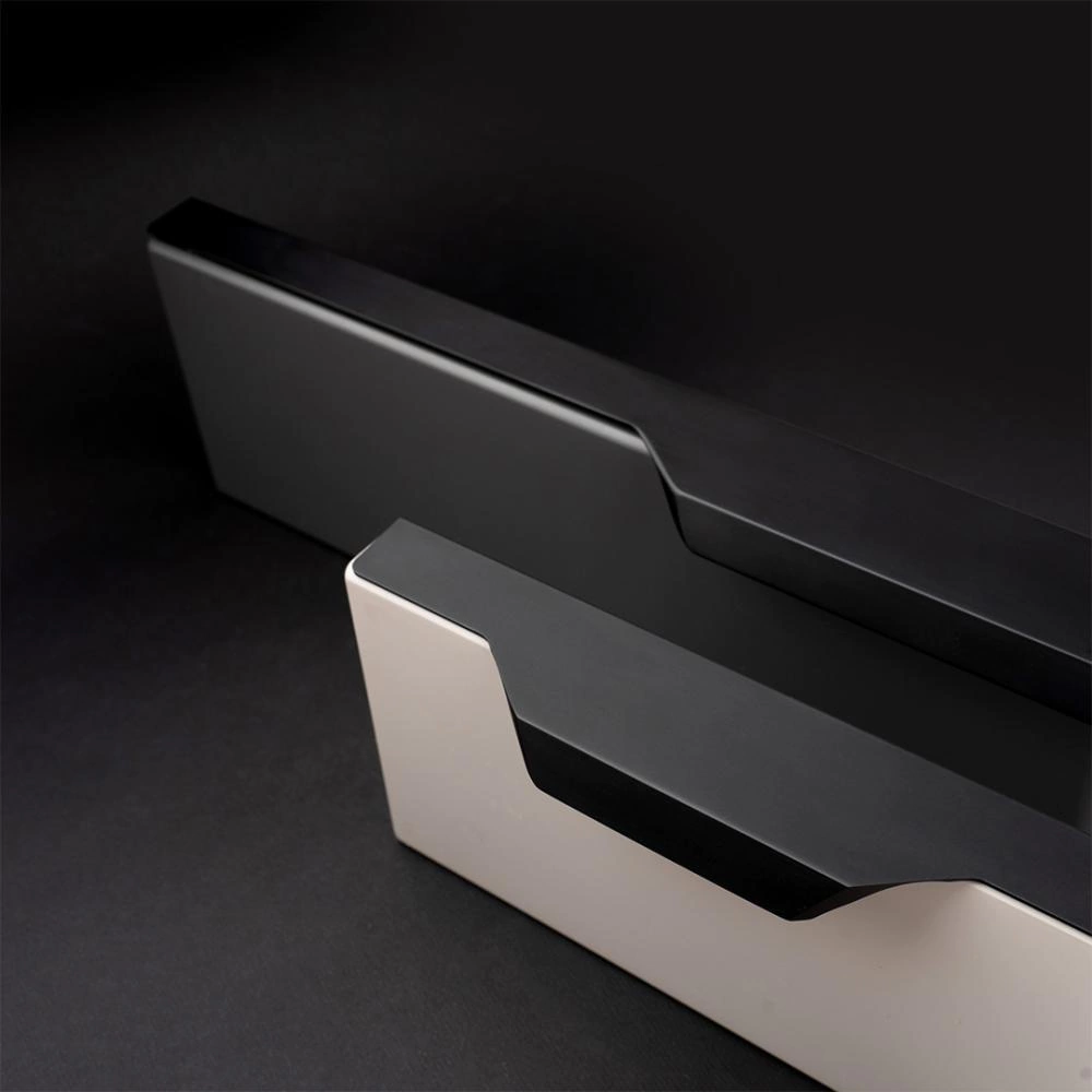 Ручка торцевая мебельная RT-004 C=224 мм L=296 мм черный матовый