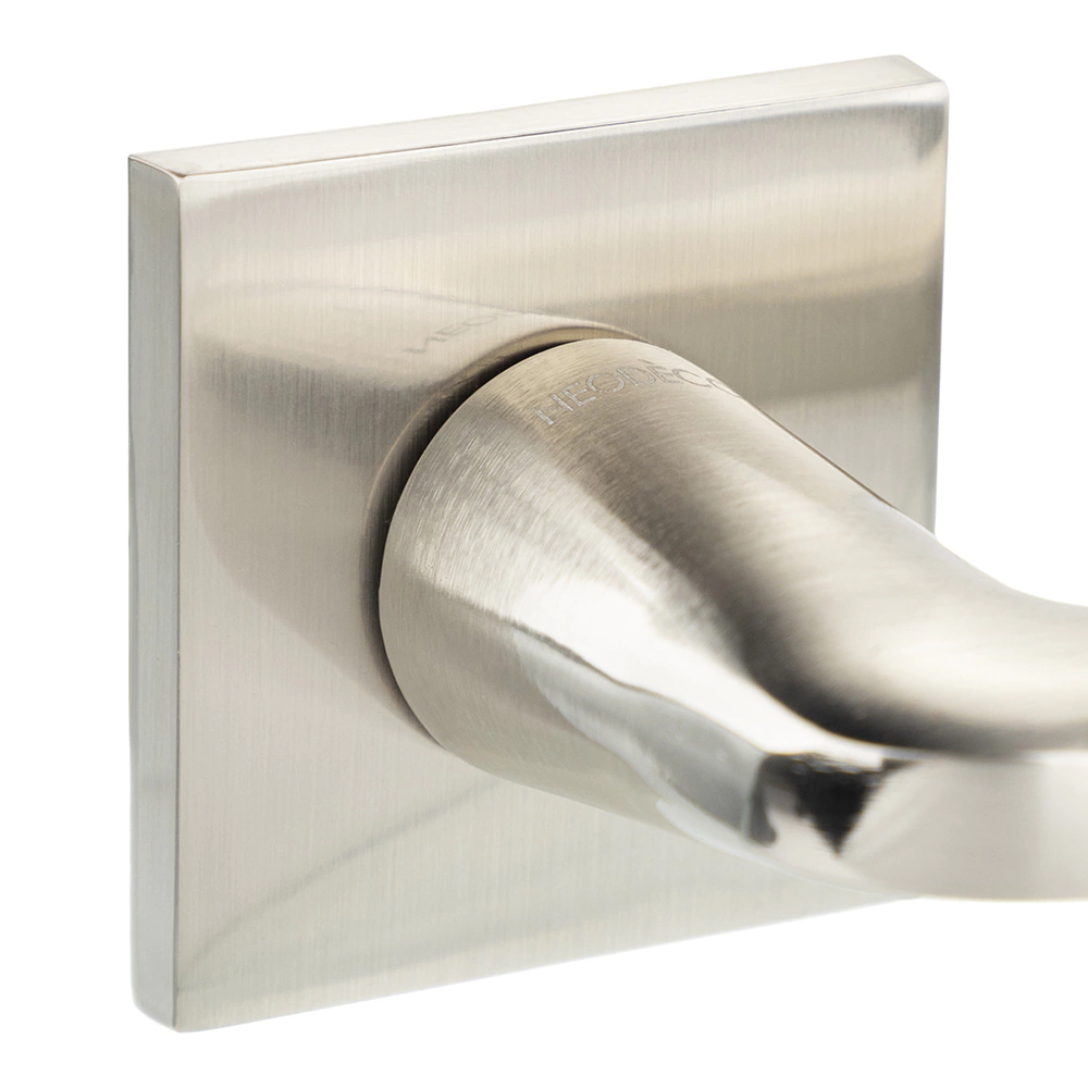 Комплект ручек с защелкой, заверткой и петлями м/о 70 мм Lokker Earth EN никель