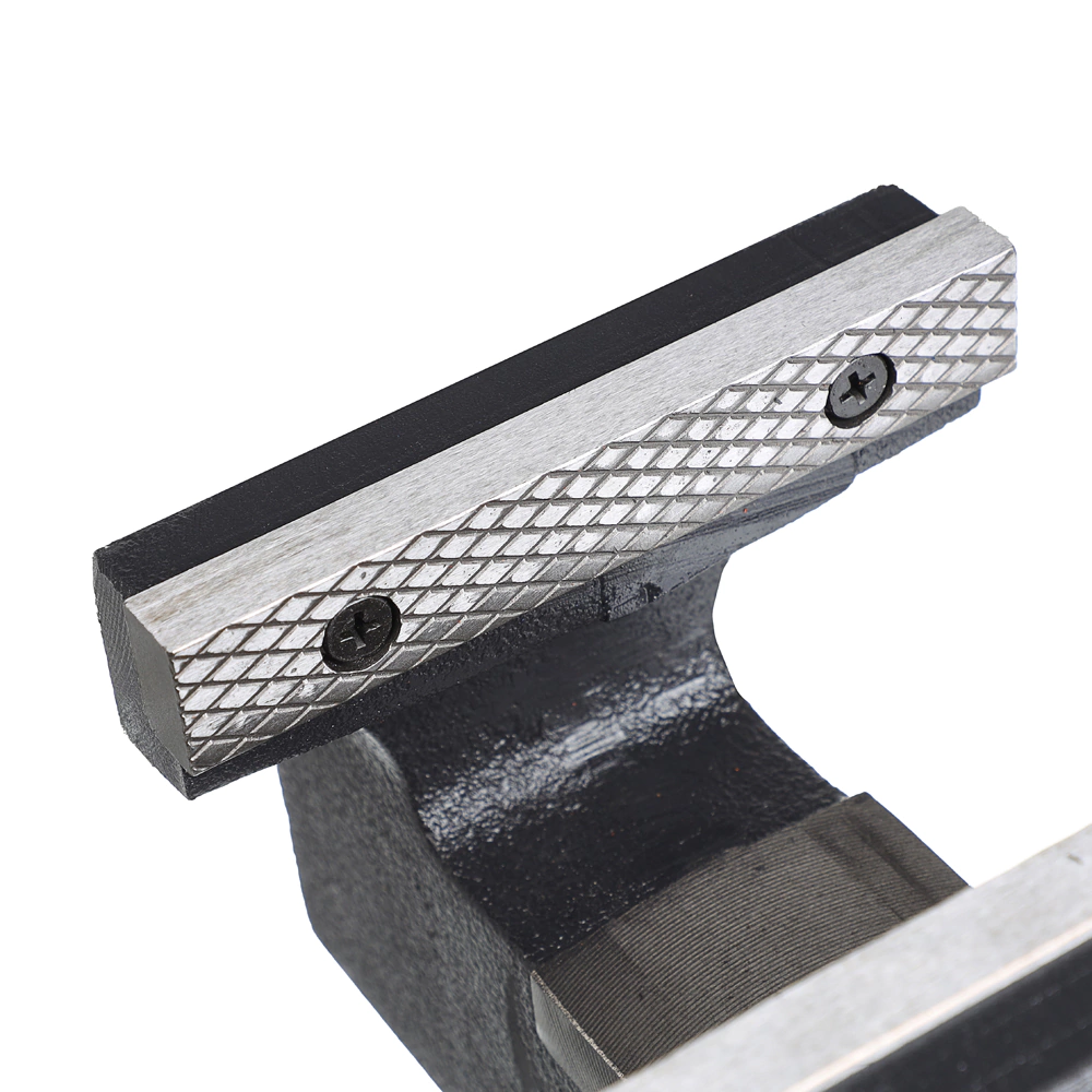 Тиски слесарные захват 125 мм вес 12 кг поворотные с наковальней DORN PRO