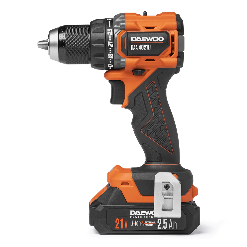 Шуруповерт бесщеточный 21 В 2х2,5 Ач DAEWOO DAA 4021Li SET