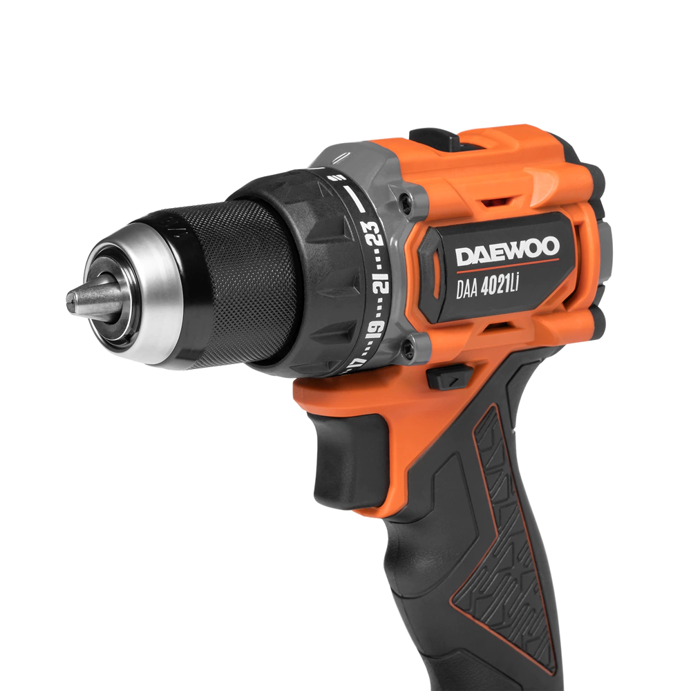Шуруповерт бесщеточный 21 В 2х2,5 Ач DAEWOO DAA 4021Li SET
