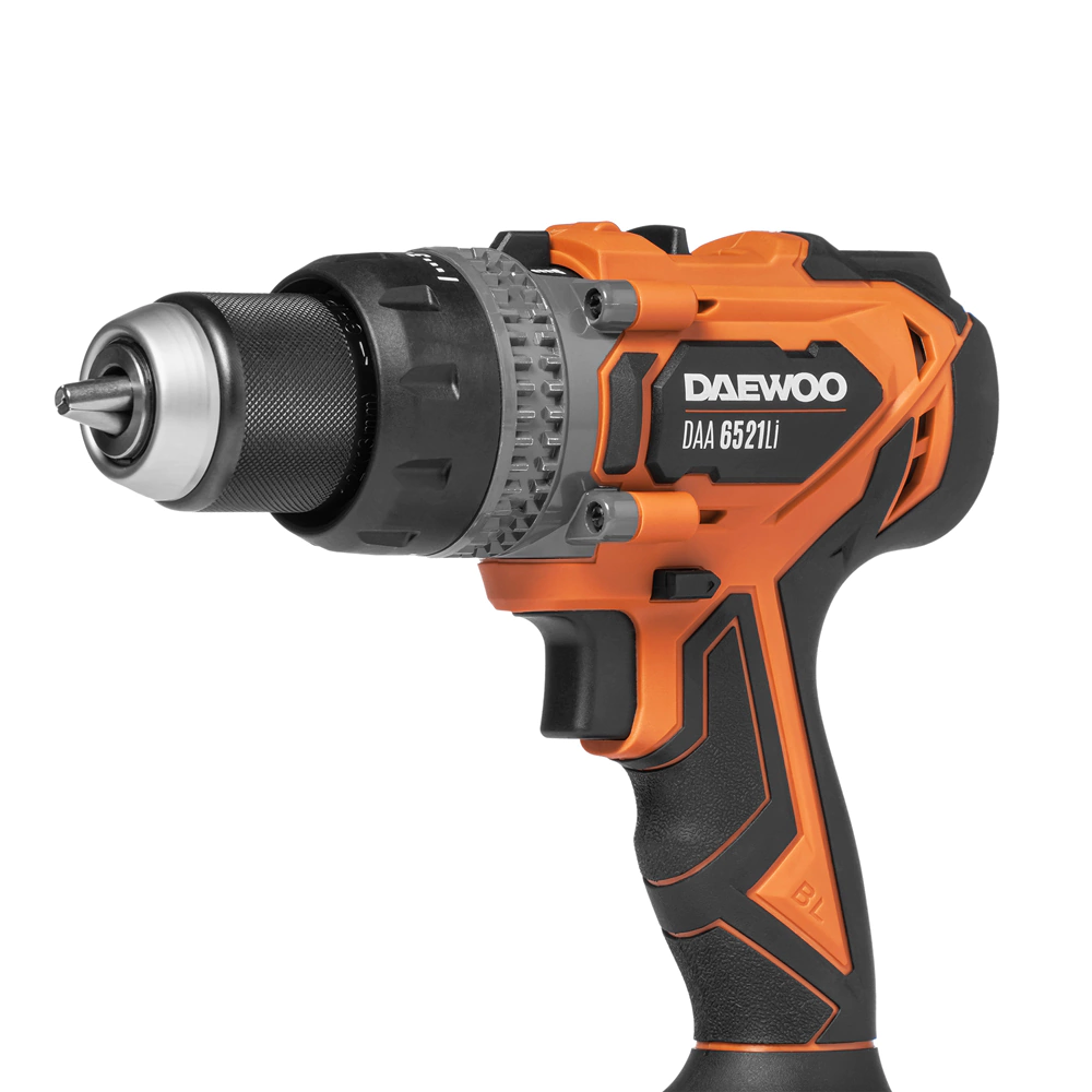 Шуруповерт ударный бесщеточный 21 В 2х4,0 Ач DAEWOO DAA 6521Li SET