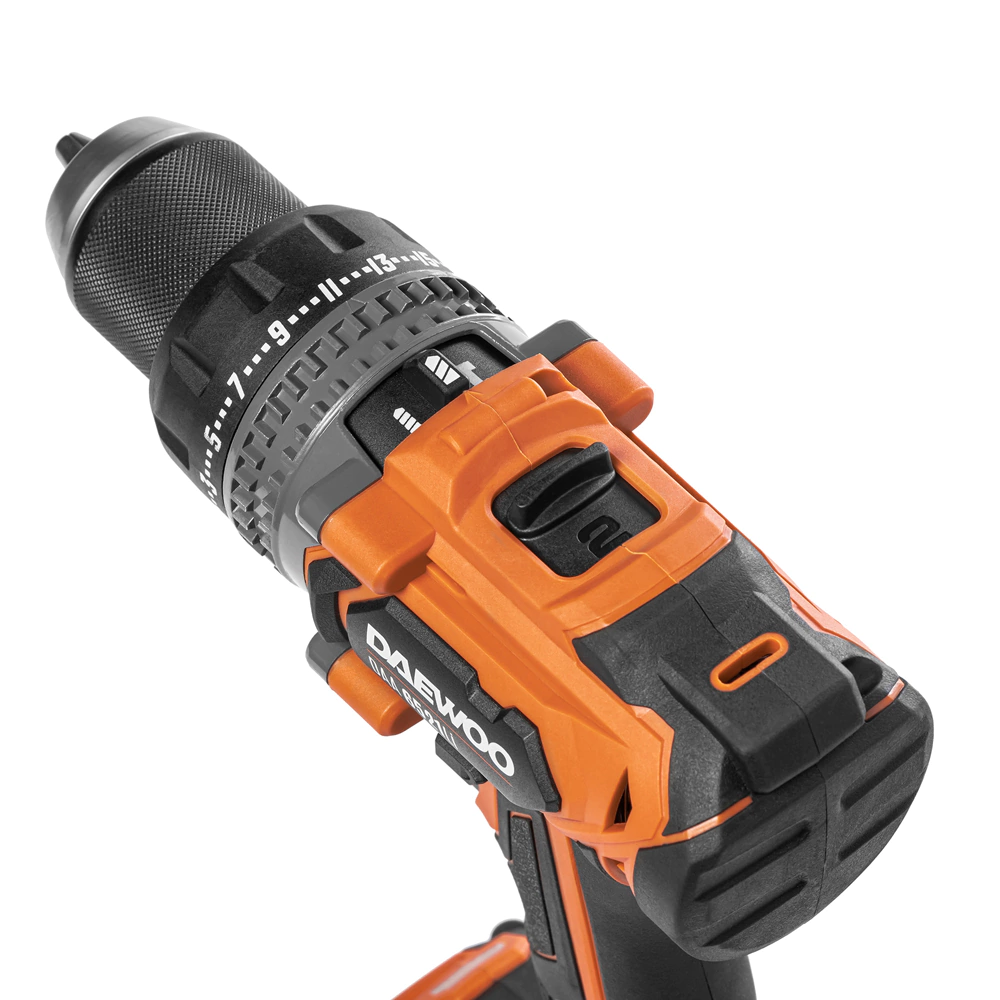 Шуруповерт ударный бесщеточный 21 В 2х4,0 Ач DAEWOO DAA 6521Li SET