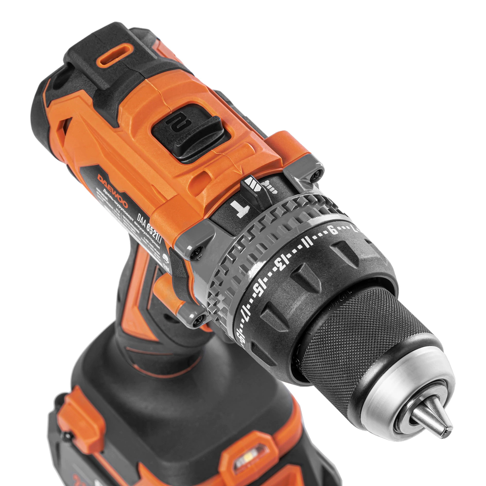 Шуруповерт ударный бесщеточный 21 В 2х4,0 Ач DAEWOO DAA 6521Li SET