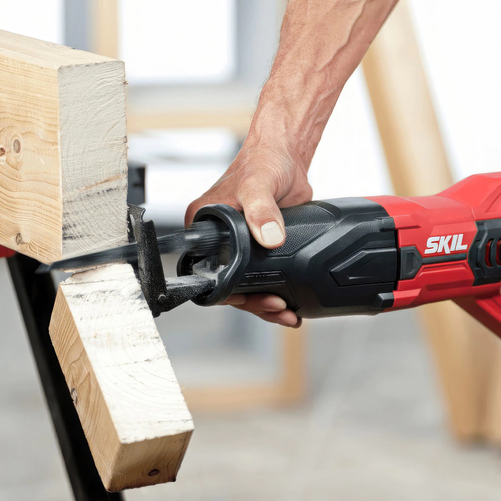 Сабельная пила 900 Вт SKIL RS3316SE00