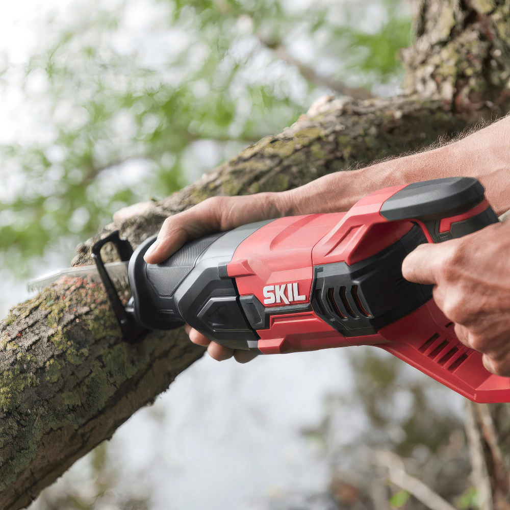 Сабельная пила 900 Вт SKIL RS3316SE00