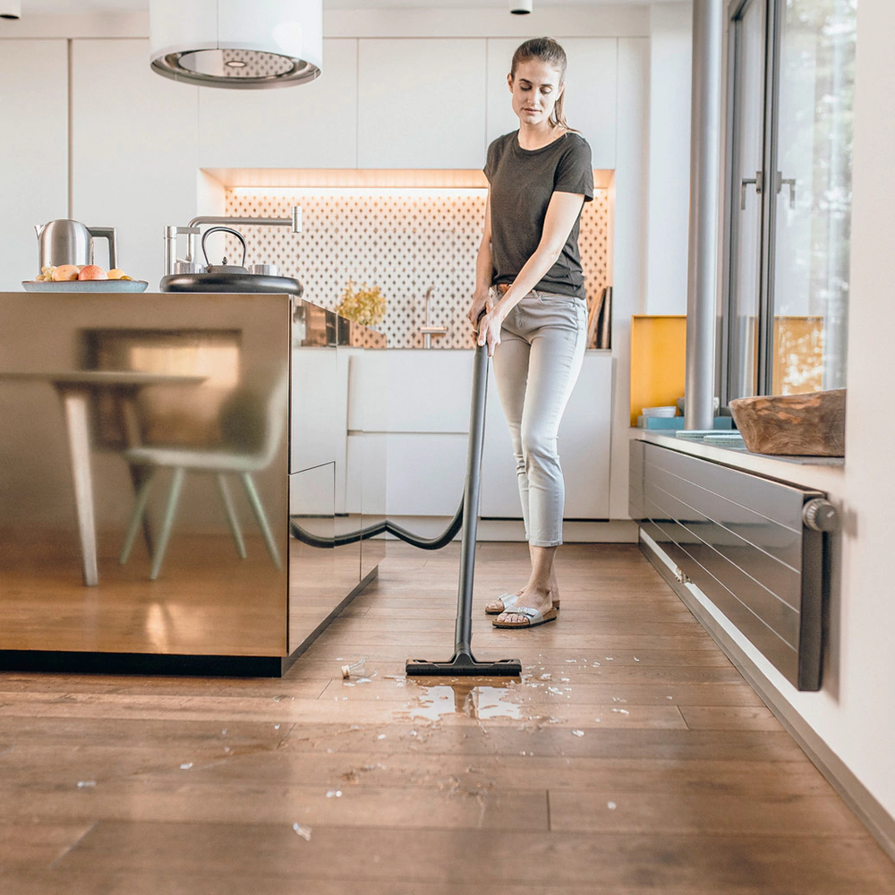 Пылесос 850 Вт бак 12 л Karcher WD 1 Classic