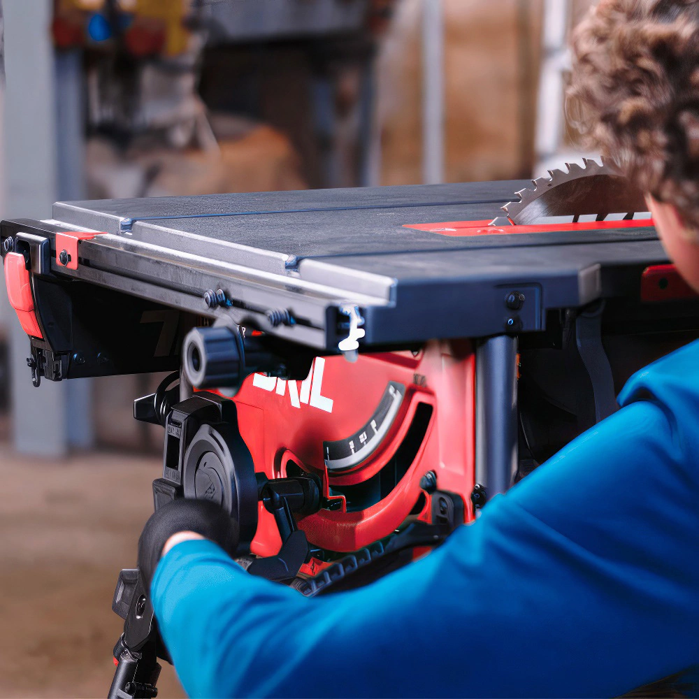 Распиловочный станок 2000 Вт 254 мм SKIL TS6307