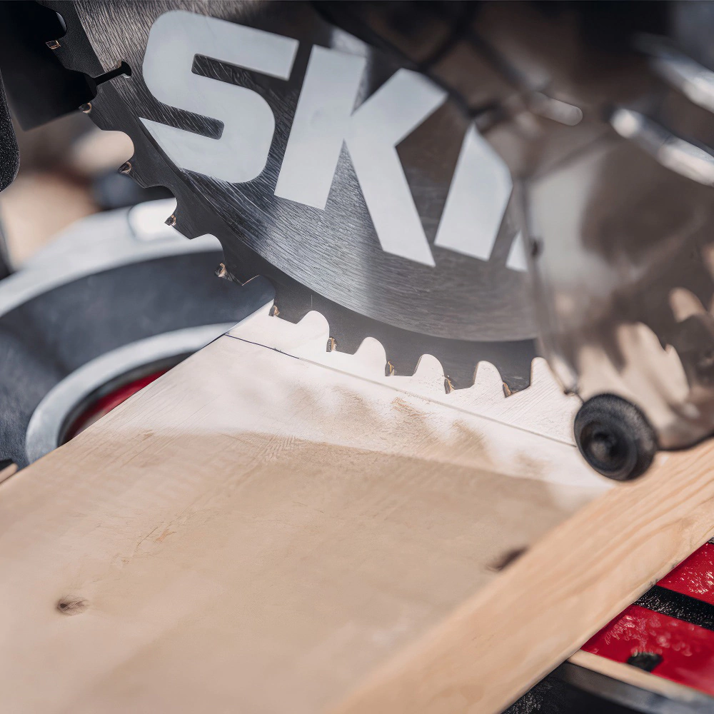 Торцовочная пила 2000 Вт 254 мм с протягом SKIL MS6305