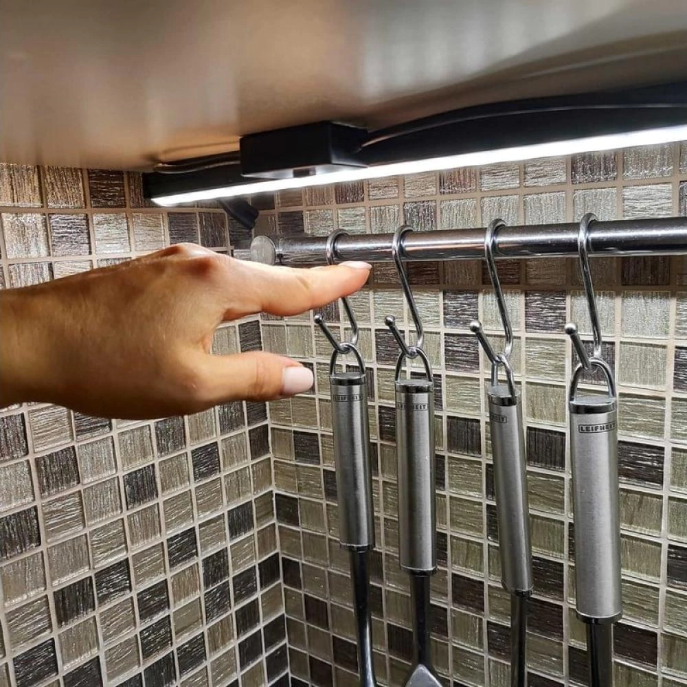 Выключатель бесконтактный с датчиком движения 150 Вт 100-240 В черный VOLPE