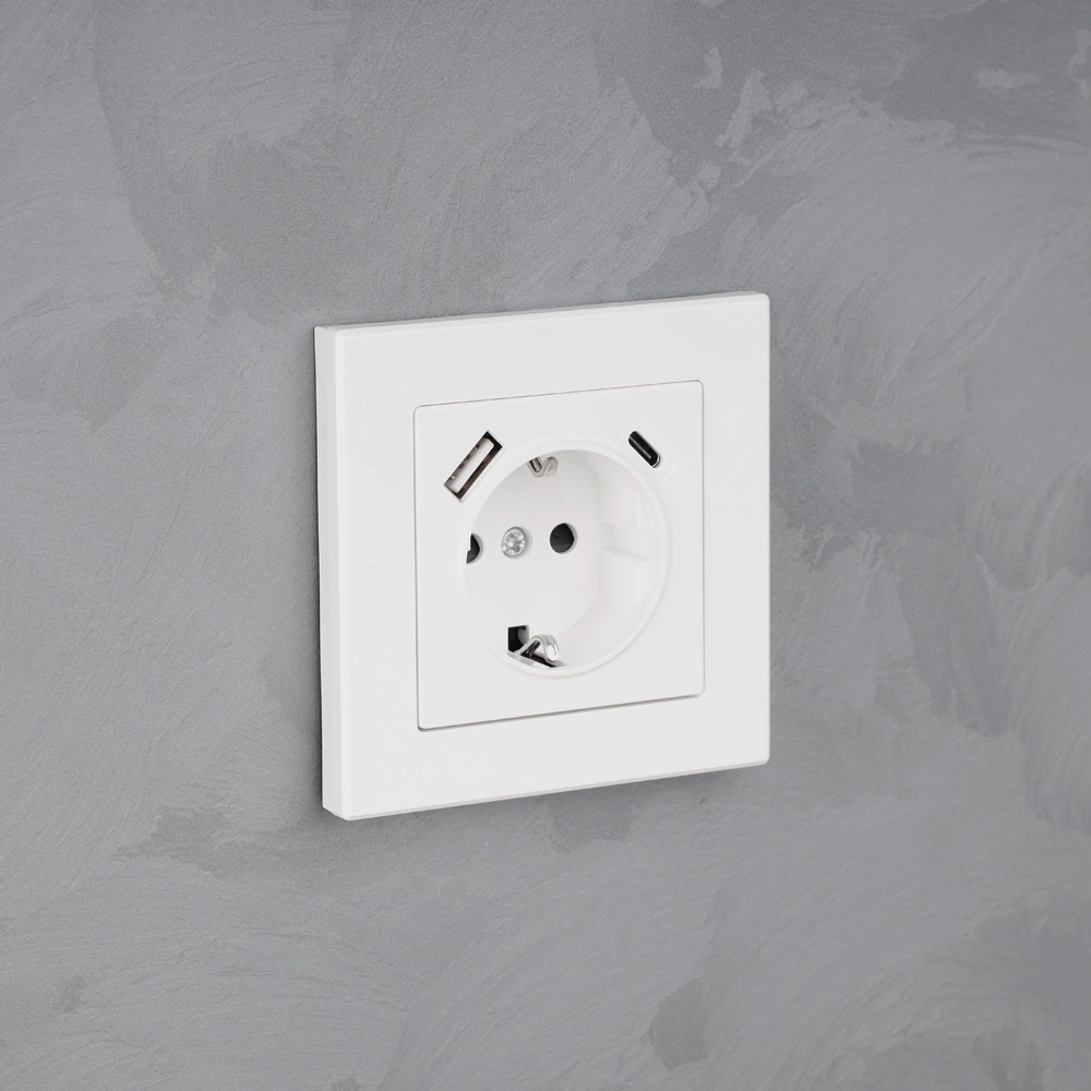 Розетка USB A+ C 20 Вт белая без рамки EVERSON Кватро