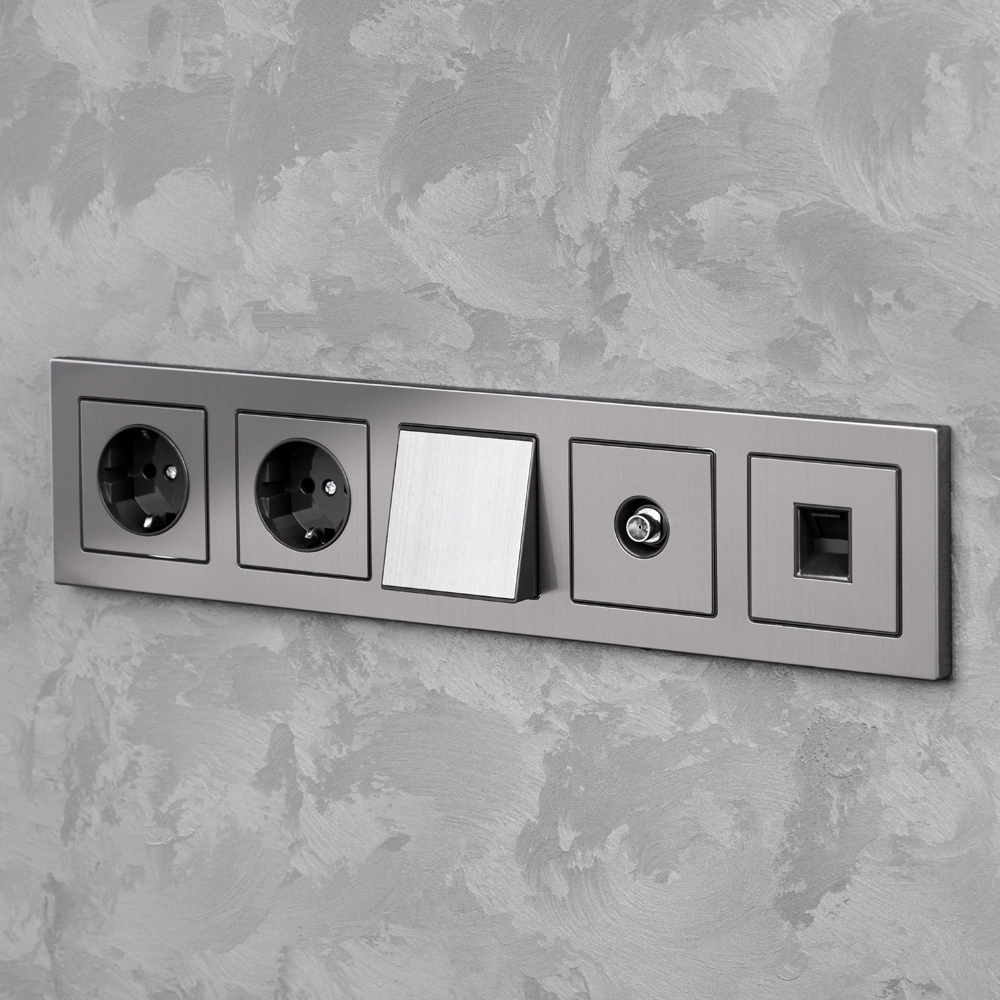 Рамка EVERSON Кватро 5 постов никель