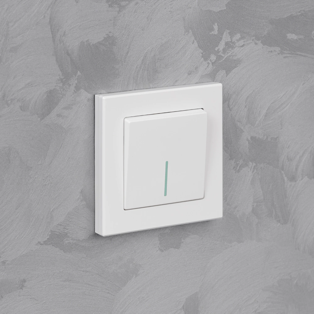 Выключатель с подсветкой ONVOLT/EVERSON Кватро без рамки белый