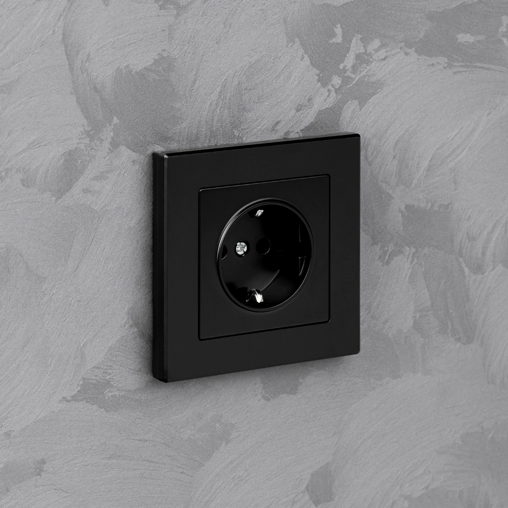 Розетка ONVOLT/EVERSON Кватро с заземлением без рамки черная
