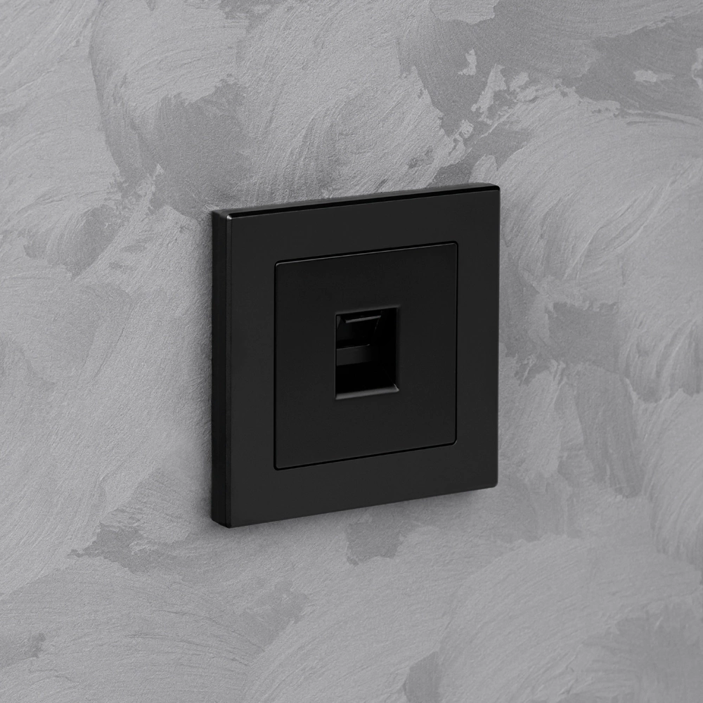 Розетка компьютерная RJ45 ONVOLT/EVERSON Кватро без рамки черная