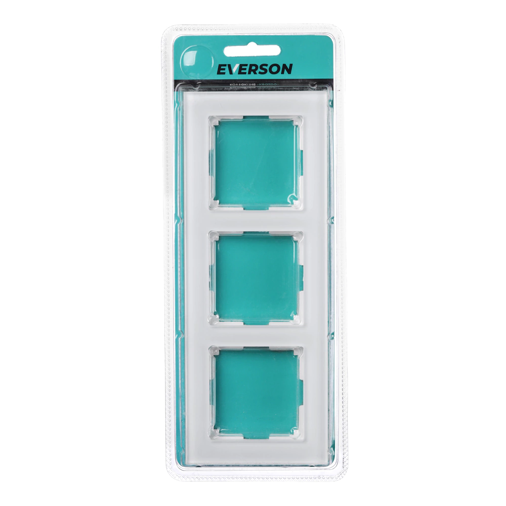 Рамка ONVOLT/EVERSON Кватро стекло 3 поста белая