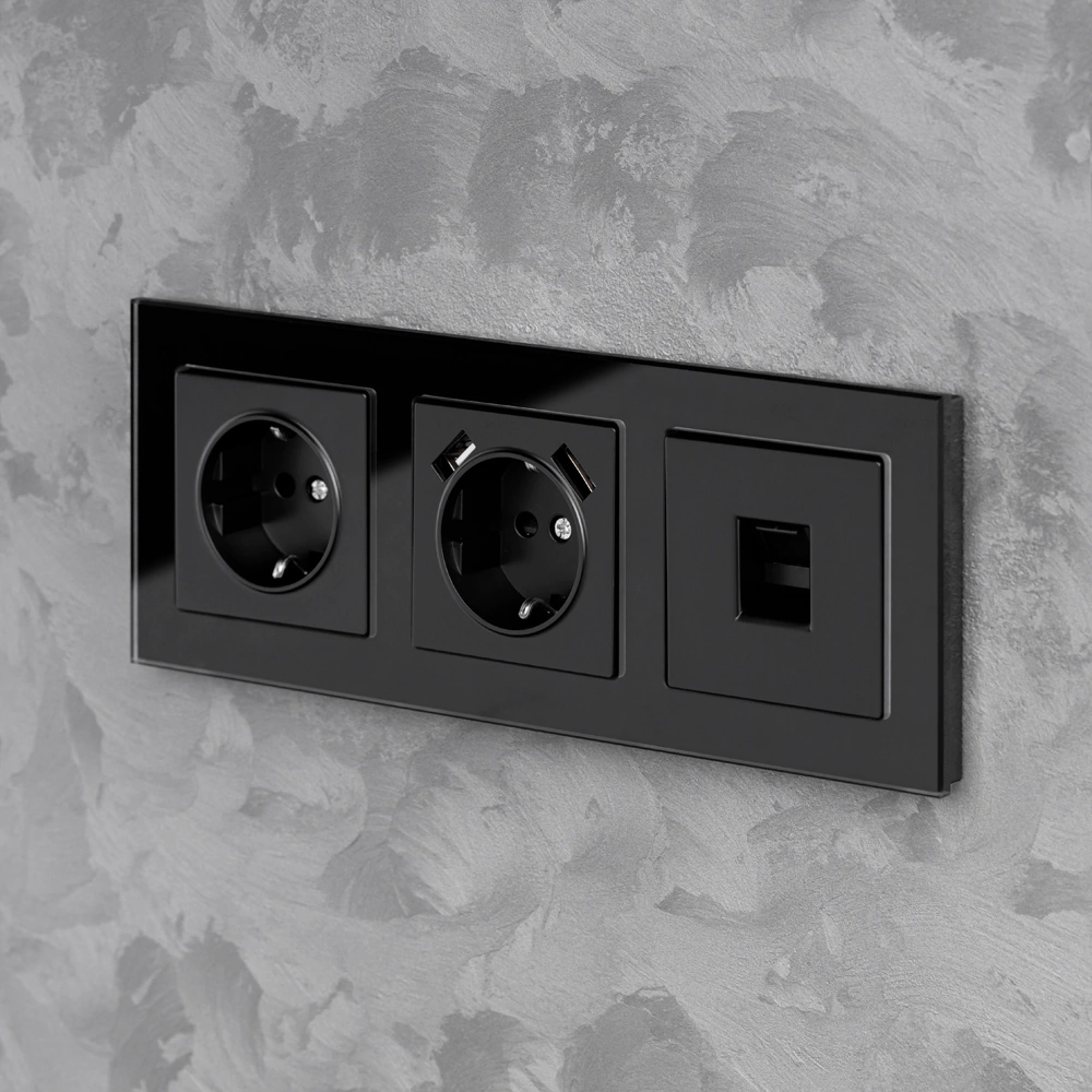 Рамка ONVOLT/EVERSON Кватро стекло 3 поста черная