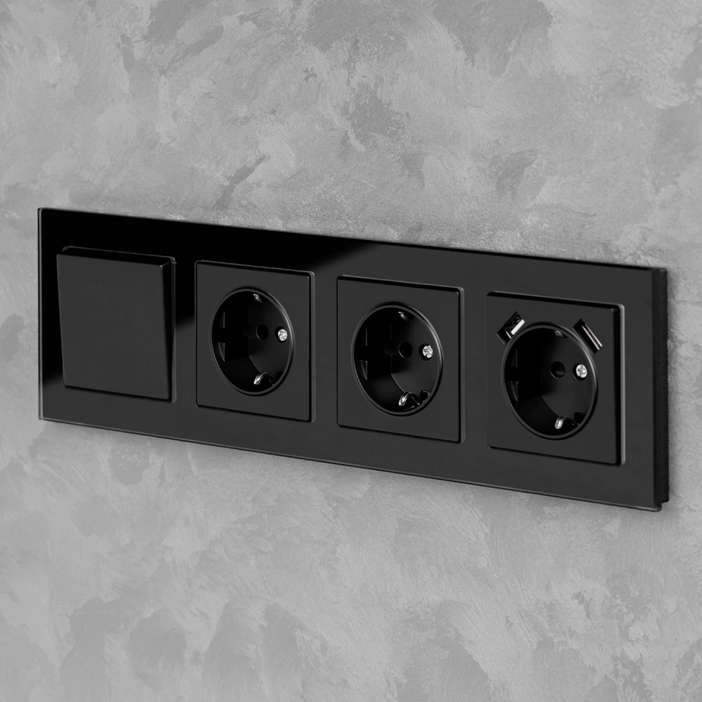 Рамка ONVOLT/EVERSON Кватро стекло 4 поста черная