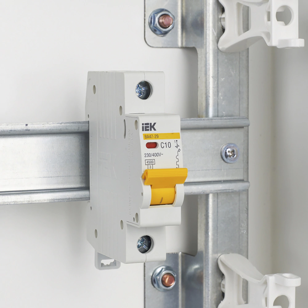 Выключатель автоматический IEK KARAT 1п 4,5 кА 10 А C