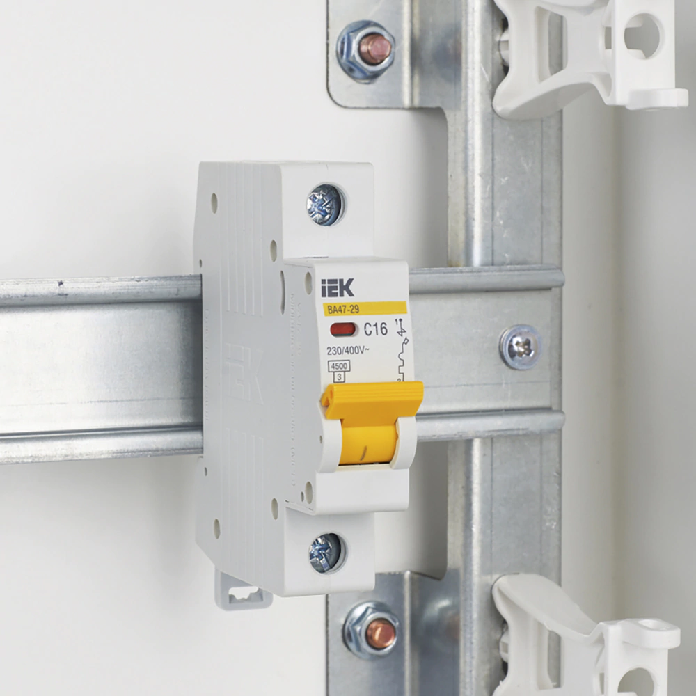 Выключатель автоматический IEK KARAT 1п 4,5 кА 16 А C