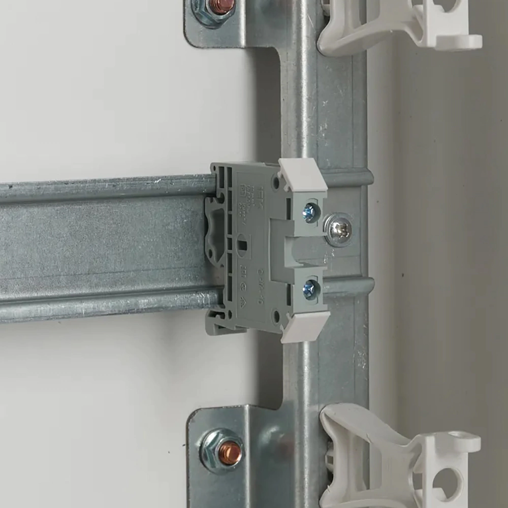 Клеммный зажим IEK на DIN-рейку ЗНИ- 10 серый