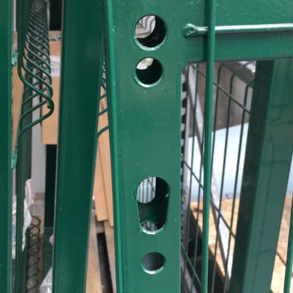 Калитка левая 1х2 м окрашенная для секционных панелей зеленая