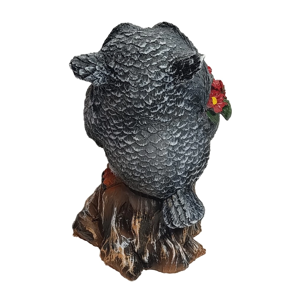 Садовая фигура Сова мультяшня на пне с букетом 25х18х16 см