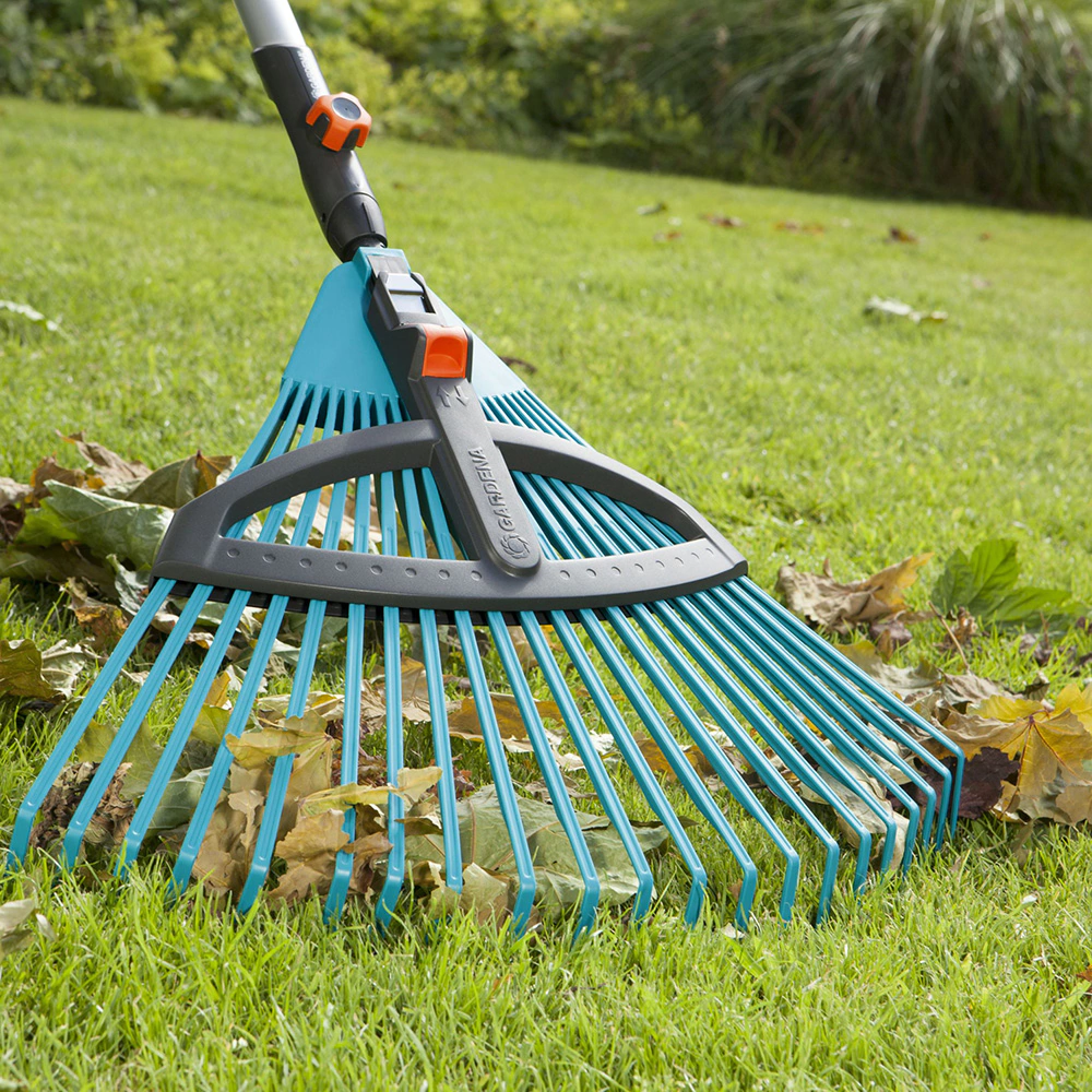 Грабли пластиковые Gardena регулируемые (насадка для комбисистемы) алюминиевая ручка 130 см