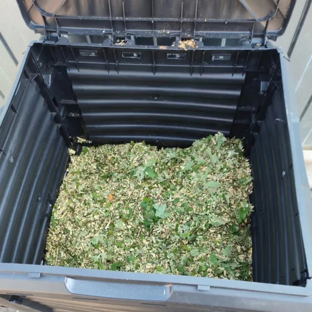 Компостер садовый на 300 л 61х61х83 см с крышкой черный