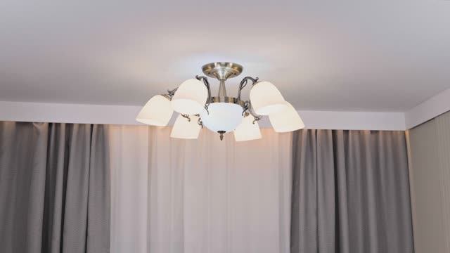 Люстра потолочная NEODECO Артемида 8х40 Вт Е14 бронза - baucenter.ru